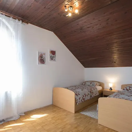 Semesterbostad Bosa *